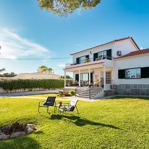Moro's Friends House - Cascaes